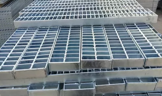 Trench Gratings in Saudi Arabia